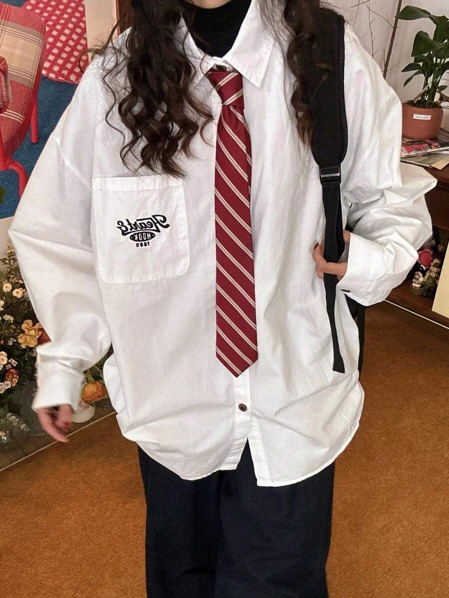 1条男女通用红色条纹领带，JK制服领带，学院风，时尚条纹围巾腰带，长款窄腰带，适合休闲、周末郊游、约会、校园、街拍等场合，时尚百搭的配饰，也可作为情人节装饰和礼物。