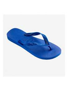 Discover The Perfect Blend Of Style And Comfort With Havaianas Top 4000029 Flip Flops In Blue – Unisex, Timeless Design For SS25. Experience All-Day Comfort With Textured Rubber Sole And Classic Silhouette. Ideal For Beach, Pool, Or City Strolls, These Versatile, Water-Resistant Sandals Offer Durability And Easy Packing For Travel. Embrace Authenticity With Signature Logo And Choose From Vibrant Colors To Suit Your Unique Style. Available In Sizes 39/40, 41/42, 43/44, 45/46. 0001-Blanco - 藍色 - 查看 2
