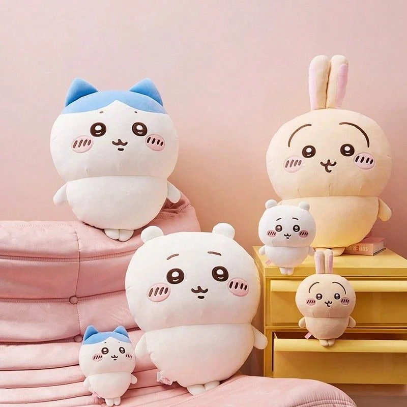 Miniso 八件套大型站立毛绒玩偶 | 蓝色耳朵撞色设计 + 刺绣腮红,柔软弹力短毛绒,沙发靠垫/客厅装饰/可爱礼物(1个) - 彩色 - 查看 1