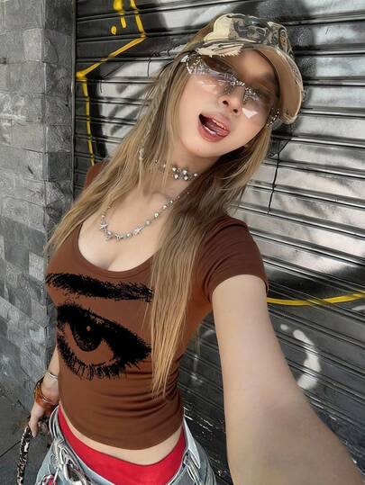 女士U领短袖T恤，夏季新款眼睛图案印花，美式性感修身时尚露脐上衣