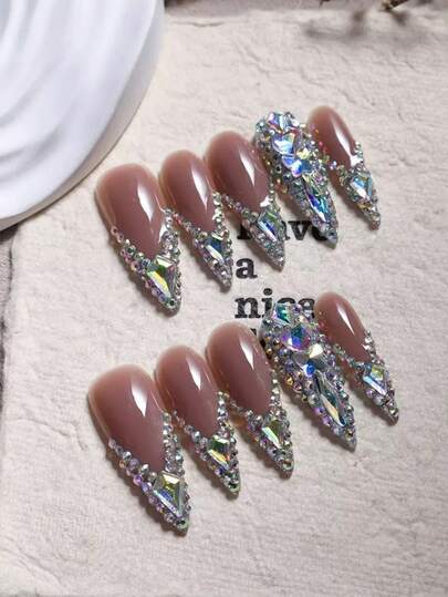 10 móng giả cao cấp, sang trọng, nhẹ nhàng, được vẽ tay hình trái tim 3D, hình vuông đính kim cương, và đính đá lấp lánh, thích hợp để tham dự tiệc sinh nhật bạn bè, tiệc cưới, lễ Giáng sinh và Lễ Tạ ơn.