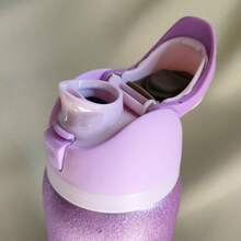 OWALAo So Eggstra 24oz / 32oz Free-Sip Limited Edition Stainless Steel Water Bottle With Straw. Dressed Head To Toe In Purple Sparkles That Shine In The Spotlight. A Water Bottle Designed For Water Drinkers, Suitable For Running, School, Travel, Fitness, Halloween, Thanksgiving Day, Christmas Day Gifts, Gift For Her, New Fashion Water Bottle For Women. 710ml / 945ml - 閃亮女孩 - 查看 5