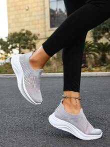 New Women Striped Design Casual Sneakers, Slip-On Lightweight Comfortable Casual Shoes, Non-Slip Wear-Resistant Low-Top Soft-Soled Outdoor Sports Shoes, Outdoor Gym Running Shoes - Grey - View 5