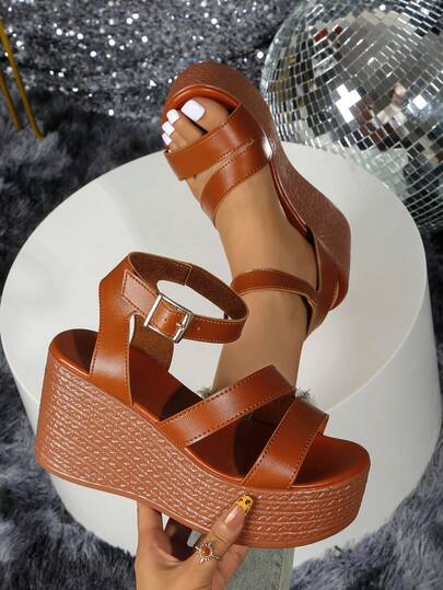 Women's Solid Color Buckle Hollow-Out Fashionable Versatile City Outdoor Beach Resort Platform Wedge Sandals