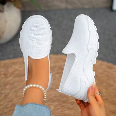 女士透气休闲运动鞋，舒适透气纯色百搭运动休闲鞋，时尚必备单品，妈妈鞋，春夏送给女性的最佳礼物