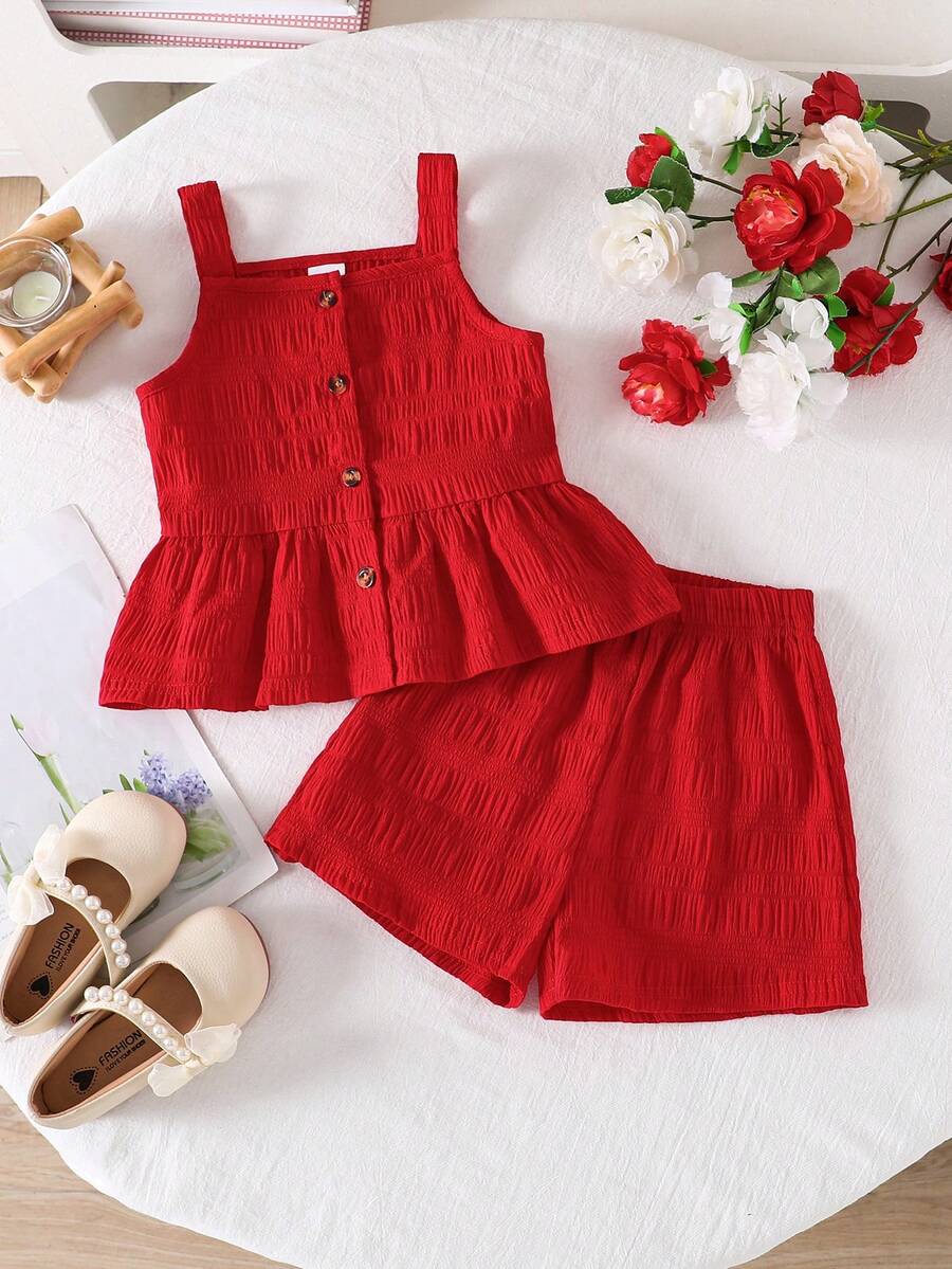 2 Stücke /Set Europäischer und Amerikanischer Stil Mädchen Mode Knopf Dekor Trägerhemd und Shorts Set, Sommer leichter Plissee Stoff, lebendiges Rot, verspielter gerüschter Saum ärmelloses Top kombiniert mit lässiger Shorts, geeignet für Outdoor, Lässig, Party, Urlaub - Rot - Übersicht 1