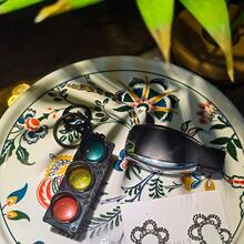 最新款迷你红绿交通灯钥匙扣、背包挂件、可爱行人信号灯玩具 - 生日礼物、圣诞礼物、派对礼品、最佳礼物 - 彩色 - 查看 6