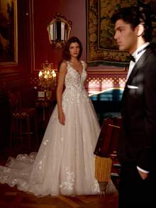 Sexy Deep V Open Back Sleeveless Full Lace Tulle Ball Gown Wedding Dress With Train, Wedding Dresses For Bride, Elegant And Comfortable, Includes Plus Sizes, Bridal Gown, Formal Dresses For Women, Suitable For Wedding, Party, Vacation, Bride, Formal Occasions, Dinner Dress, Prom Dress, After-Party Dress, Homecoming Dress, Cocktail Party, Birthday Party, Celebration, Gala, Festival, Ceremony - Blanco - Ver 4