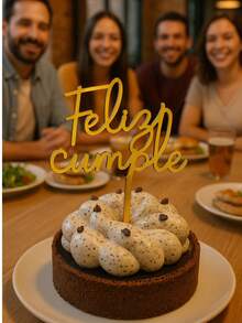 DECORACIÓN TIPO CAKE TOPPER "FELIZ CUMPLE" COLOR DORADO - IDEAL PARA PASTELES, TARTAS, REPOSTERÍA, POSTRES, ARREGLOS FRUTALES Y FLORALES - HECHO EN MADERA MDF DE 3 MM DE GROSOR - MEDIDAS DE 20 X 12 CM - COLOR DORADO - CON LEYENDA "FELIZ CUMPLE" EN TIPOGRAFIA MANUSCRITA - DISEÑO MODERNO, FRESCO Y ELEGANTE - IDEAL PARA PASTELES, TARTAS, CHEESECAKES Y REPOSTERÍA, GELATINAS, POSTRES, BROWNIES, REGALOS Y FLORERÍA - PERFECTO PARA FIESTAS Y CELEBRACIONES DE CUMPLEAÑOS, ANIVERSARIOS, FIESTAS TEMÁTICAS, INFANTILES Y JUVENILES, PARA HOMBRES Y MUJERES - FÁCIL DE COLOCAR, RESISTENTE Y REUTILIZABLE - REALZA TU PASTEL - Dorado - Ver 1