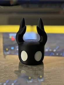 1个黑白骑士主题游戏手柄支架 - 时尚展示架，完美适配各种游戏配件 - 彩色 - 查看 9