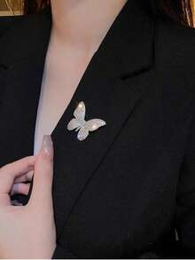 1pc Rhinestone Butterfly Brooch, Unique Design Women's Lapel Pin, Elegant Sophisticated Accessory - Multicolor - View 5