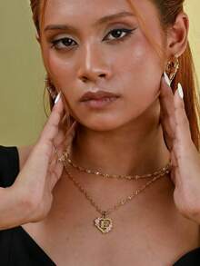 Customized Letter & Floral Necklace, Hollow Heart Flower Letter Necklace, Elegant Clavicle Chain Jewelry, Customized Letter & Floral Pendant Necklace, Unique Valentine's Day Gift - Gold - View 9