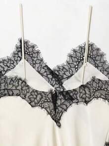 Nueva llegada Camiseta de mujer con decoración de encaje sexy, estilo europeo y americano para el verano - Borde negro sobre fondo blanco - Ver 5