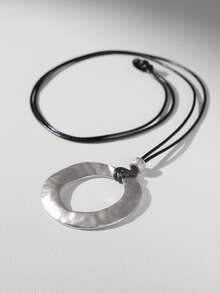 1件简约扭纹圆环吊坠项链，高端精品串珠颈链，男女皆宜情侣项链，金色配饰，适合日常/约会穿搭，送给女朋友/男朋友的礼物