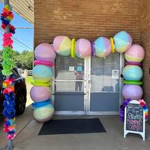 15.75 Inch Inflatable Macaron Color Beach Ball, Made Of PVC, Outdoor Game Toy Ball, Party Decoration, Suitable For Birthday Party Atmosphere Decoration, Can Be Used As Gift And Photo Prop (Random Color Air Pump Included) - Multicolor - View 3