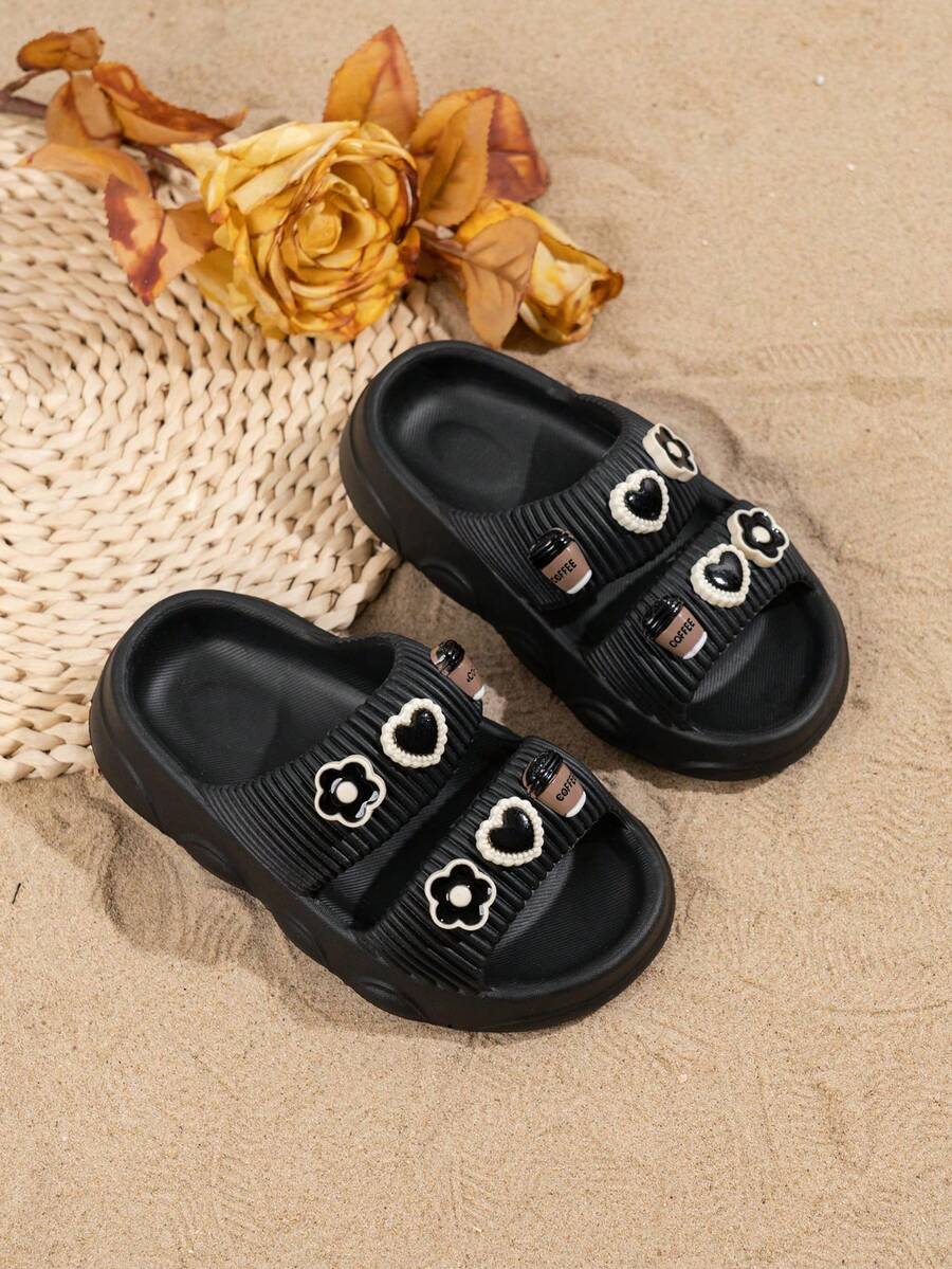 1 Pair Girls' Heart Decor EVA Slip-On Flat Cute Slippers, Soft Bottom Quick-Drying Sandals Suitable For Summer Beach Outdoor Vacation - Black - View 1