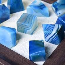 1 颗粉/蓝果冻玛瑙，形状不规则 | 表面光滑，内部有条纹和气泡 - 收藏家玛瑙礼物，送给爱人和家人，情人节家居装饰工艺品，婚礼装饰 - 彩色 - 查看 5