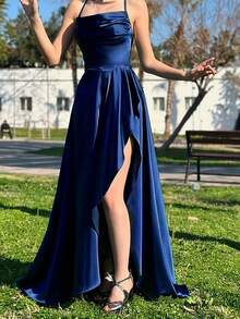 女士优雅纯色缎面吊带不对称荷叶边露背系腰连衣裙，适合宴会、派对、婚礼、伴娘等场合。 - 藏蓝色 - 查看 3