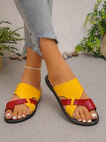 Teens' Summer New Black & White Contrast Cross Strap Flat Slide Sandals, Unisex Students Versatile Fashion Casual Open Toe Dual-Tone Vacation Party Gladiator Non-Slip Durable Round Toe Sandals - Yellow - View 6