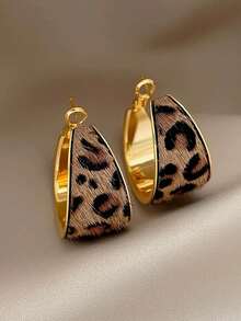 1 par de pendientes redondos de diseño único con estampado de leopardo de terciopelo elegante y retro para mujeres, adecuados para usar, pendientes de moda para fiestas y reuniones