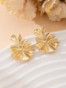1 Pair Elegant Charming Summer Bohemian Style Pleated Golden Leaf Pendant Earrings For Women - Yellow Gold - View 4