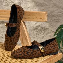 Limited Edition, Exclusive Design: French Retro Square Toe Mary Jane Flats, Leopard Print, Elegant Versatile, Soft Sole, Fashionable Yet Comfortable, Suitable For All-Day Wear In Summer, New Arrival, Minimalist, Casual Slip-On With Adjustable Strap, Perfect Gift For Valentine's Day, Mother's Day, Weddings, Parties, Office Wear (Size Runs Small, Shoes Fit Narrow, Recommend Ordering One Size Up) - Leopard Print - View 5
