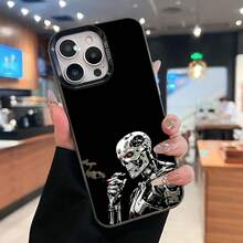 Estuche para teléfono con esqueleto de robot fumando Compatible con estuches para teléfonos   17  16 Pro Max  15 Pro Max  13 y  12 Presenta un efecto metálico vibrante Resistente a rayones Un gran regalo para familiares, amigos, seres queridos, novios/novias y para Navidad - Negro - Ver 2