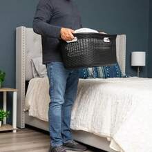 Mind Reader - Cesta de ropa de 40 litros diseño de mimbre premium plástico color negro - Negro+Único - Ver 1