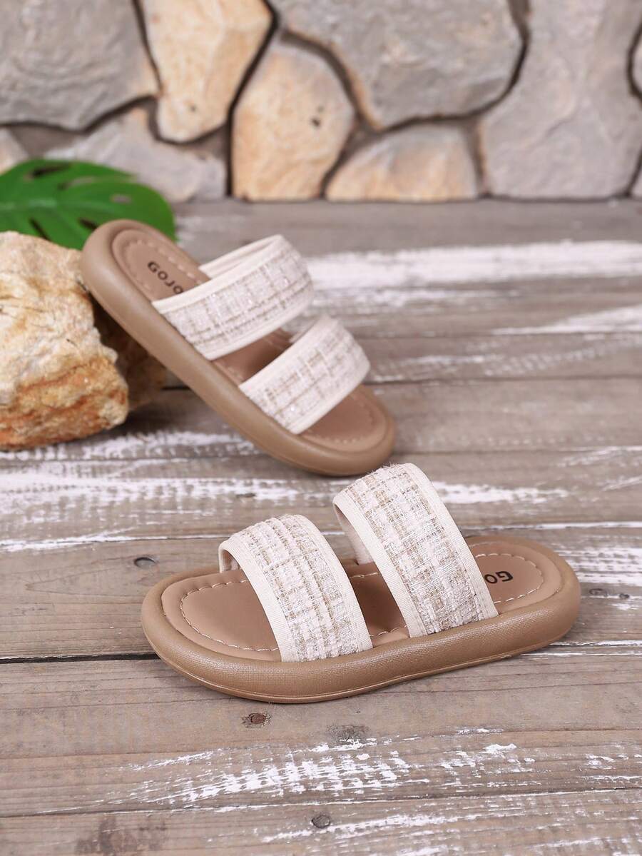 1 đôi dép đế dày cho bé gái, dép đi biển đế mềm đa năng mùa hè. - Màu be - Xem 1