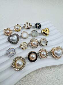 16件珍珠、蝴蝶、心形树脂装饰配件，适用于休闲鞋、木屐和凉鞋，经久耐用且设计可爱，是女孩派对礼物和创意礼品的完美之选。 - 彩色 - 查看 5