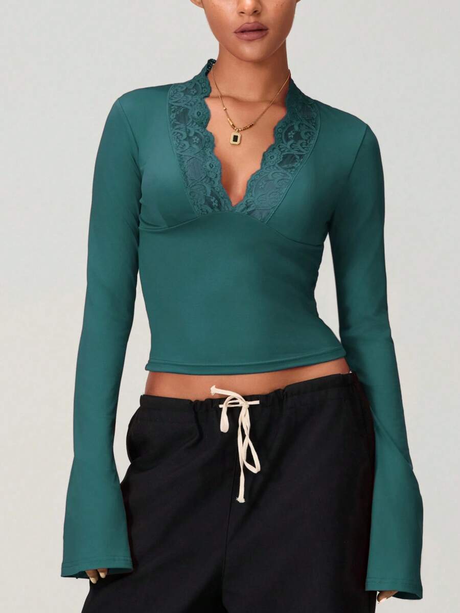 Women Y2K Lace Trim Shirt Top Bell Long Sleeve Deep V Neck Slim Fit T-Shirt  Sexy Low Cut Tees Tops Vintage Going Out Tops Blouse Aesthetic Clothes Streetwear - màu xanh lá - Xem 1