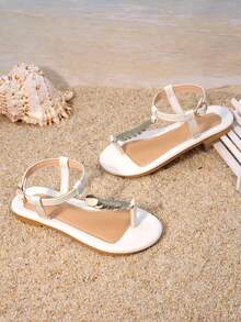 1 Pair Girls White Toe-Post Sandals With Metallic Discs | Non-Slip Flat Ankle Strap Shoes | Elegant Summer Footwear For Beach Trips/Casual Wear - Beige - View 4