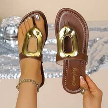 Sandálias de dedo sem fecho, rasteiras, confortáveis, versáteis, com detalhe de anel de metal, modernas, ideais para praia e resorts. - café - Ver 11