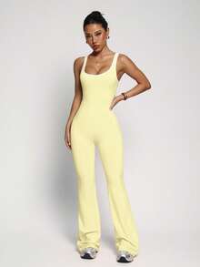 Diseño con recorte en el abdomen, silueta de pierna acampanada para alargar las piernas, #Ropa deportiva sexy #Confiada y juguetona #Lista para la cámara, Mono sin espalda, Mono con cintura ceñida, Leggings de pierna acampanada, Ropa deportiva que levanta el trasero, Mono de yoga con cintura ceñida y levantamiento de glúteos - Amarillo claro - Ver 7