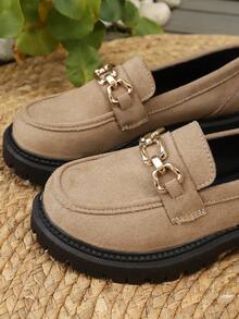 Plus Size Casual Gruba podeszwa Retro Style Dojrzałe Eleganckie Eleganckie Uniwersalne Wsuwane Buty Damskie, Jednokolorowe Wsuwane z Niską Cholewką Metalowy Łańcuch Modne Wygodne Personalizowane Przyciągające Wzrok Klasyczne Codzienne Codzienne Dojazdy Wakacje Zamszowe Khaki Mokasyny Koturnowe - Kolor khaki - Zobacz 8