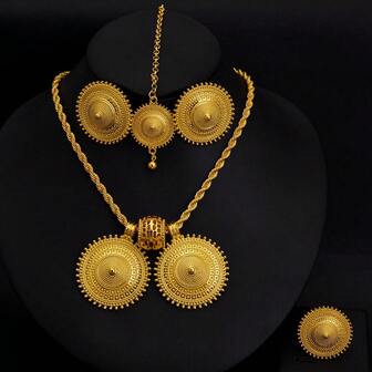 Conjunto de 4 piezas de joyería geométrica clásica de color dorado para mujer, incluye collar colgante, aretes, anillo y diadema, ideal como regalo de boda o fiesta