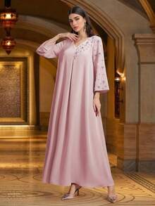 Vestido árabe elegante de manga larga con cuello en V, de unicolor y con cuentas hechas a mano, para primavera - Rosa Pálido - Ver 5