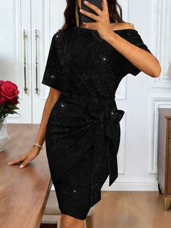 Ladies' Elegant Long Dresses With Sloping Shoulders: 2026 New Explosions, High Elasticity, Softness And Inclusiveness, Up Bow Strap Banquet, Elegant New Year's Gold And Silver Silk Shining, Off-The-Shoulder And Sloping Shoulders, Versatile Design, Waist-Length Dresses, Suitable For Going Out To Wear.