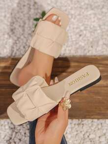 Women's Fashion Pleated Strap Square Toe Casual Versatile Outdoor Beach Sandals, Solid Color Flat Slippers - Light Grey - View 4