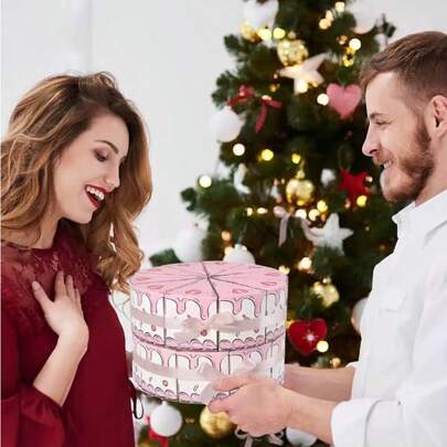 一套蛋糕造型礼盒 - 设计独特，包含1个大蛋糕模型和10个迷你蛋糕礼盒 - 每一份都是精致的礼物，是给朋友惊喜的完美之选