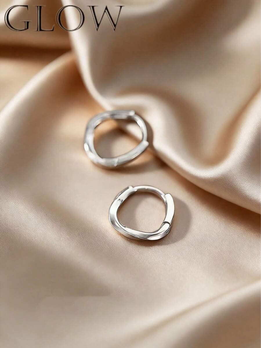 1 Par de Brincos Argola Geométricos Torcidos, Leves, Luxuosos, Elegantes, Únicos e Minimalistas, Adequados para Jovens Garotas para Uso Diário e em Feriados - Prata - Visão 1