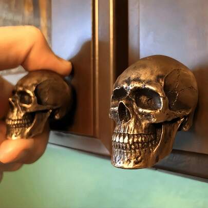 1/2/4pcs Gothic Skull Door Handle - Metal Gold Skull Design, Suitable For Home, Kitchen Or Bathroom Vintage Wall Decor, Gothic Home Decor | Halloween Home Decor | Halloween Doorknob Decor | Metal Knob, Skull Decoration