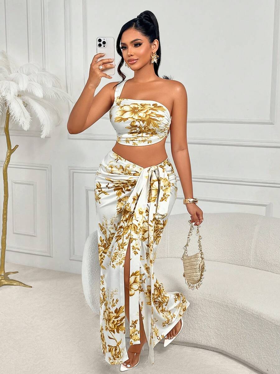 AIJ Amarilo 女士新款春夏性感沙滩度假两件套——流行印花套装，前系带上衣和开衩裙设计，非常适合海滩、度假、夏季假期、约会和日常外出。 - 白底黃花 - 查看 1