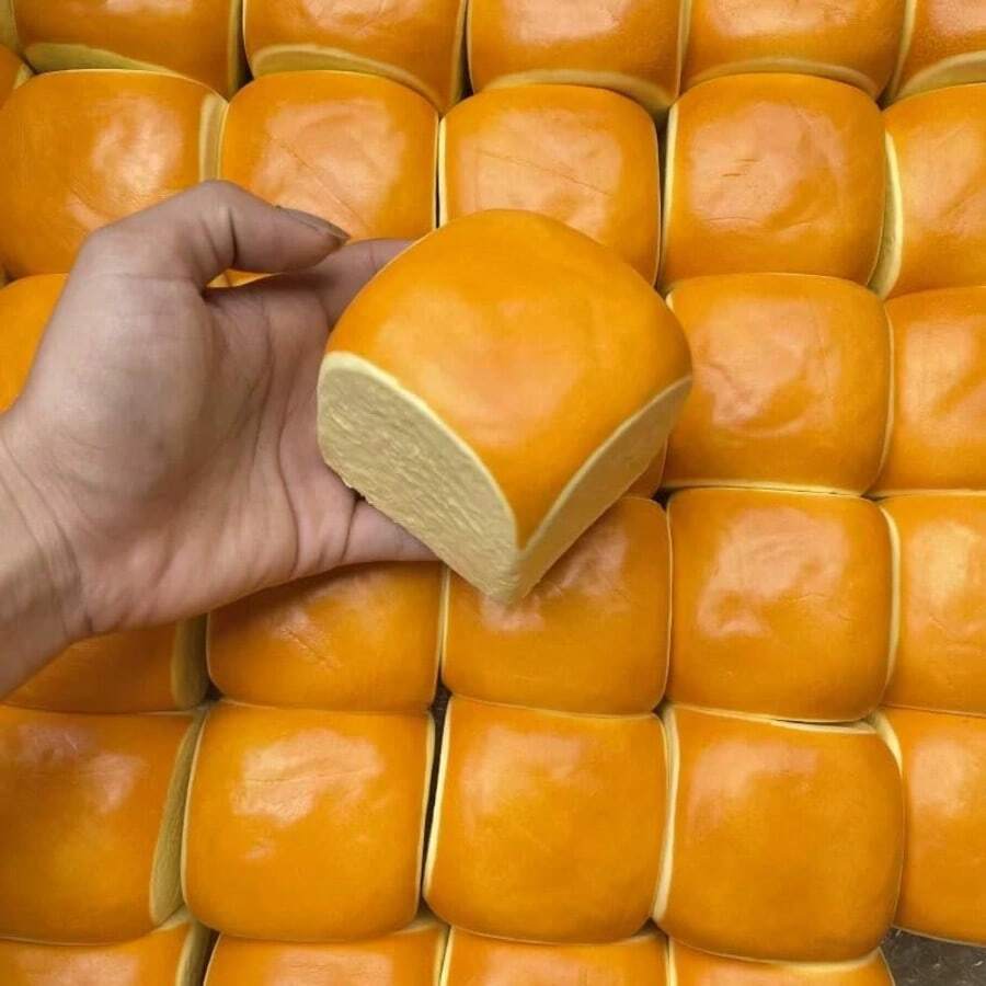 1pc Super Slow Rising Hawaiian Bread, Slow Rebound Soft & Sticky, Perfect Gift For Birthday, Christmas, Halloween (Handmade Product, May Have Minor Imperfections Which Are Normal, Please Do Not Purchase If You Are Particular)