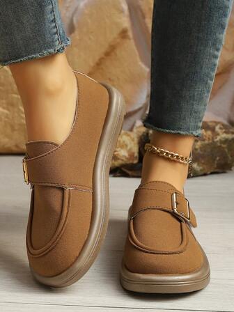 Nya Plus Size Mångsidiga Casual Slingback Loafers, Lätta & Bekväma Enfärgade, Praktisk Kardborreknäppning, Lämpliga För Daglig Pendling, Utomhuspromenader, Fritid & Semester, Collegestil Med Metallspänne, Bekväma Mocka Platta Casualskor För Damer