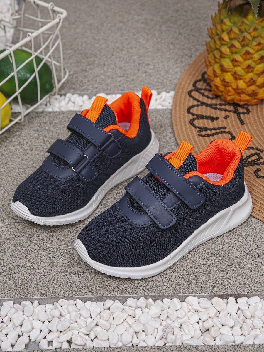 2025新款男童网面鞋，适合3-12岁男孩，魔术贴设计，方便穿脱，柔软鞋底，无SNP，适合上学、运动、演出和日常穿着。 - 黑色 - 查看 1