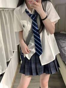 1条8厘米宽提花织造藏蓝色条纹商务领带