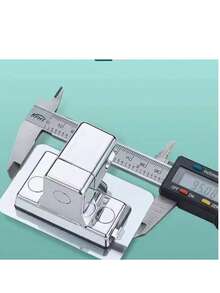 1pc No Drill Bathroom Handheld Shower Head Holder, Wall Mounted With Adjustable Base, Suitable For Handheld Shower. Please Clean And Keep The Surface Dry Before Pasting. Peel Off The Protective Film On The Back, Paste It On The Surface, And Press Firmly To Remove Air. It Is Recommended To Wait 24 Hours For It To Be More Stable And Reliable.