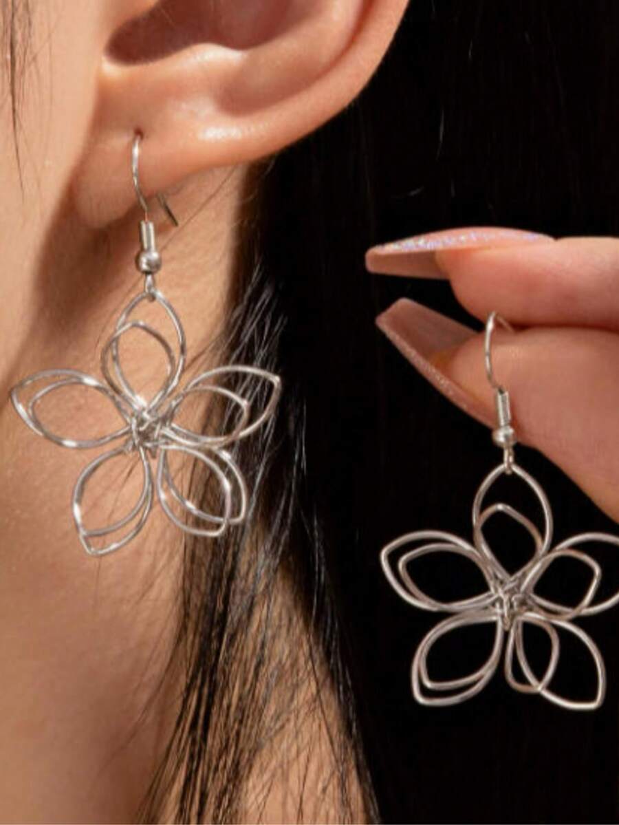 1 Pair Elegant Casual Versatile Minimalist Geometric Hollow Flower Earrings - Silver - View 1