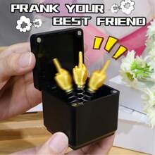 1 pieza Caja de regalo con mano sorpresa que salta - Estatua de mano hilarante que hace una broma divertida de Navidad (para padres/cónyuges) para fiestas y reuniones familiares - Negro - Ver 4